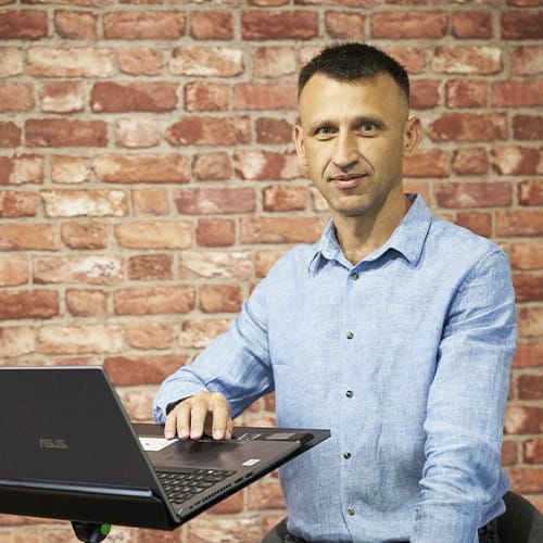 dariusz bezat